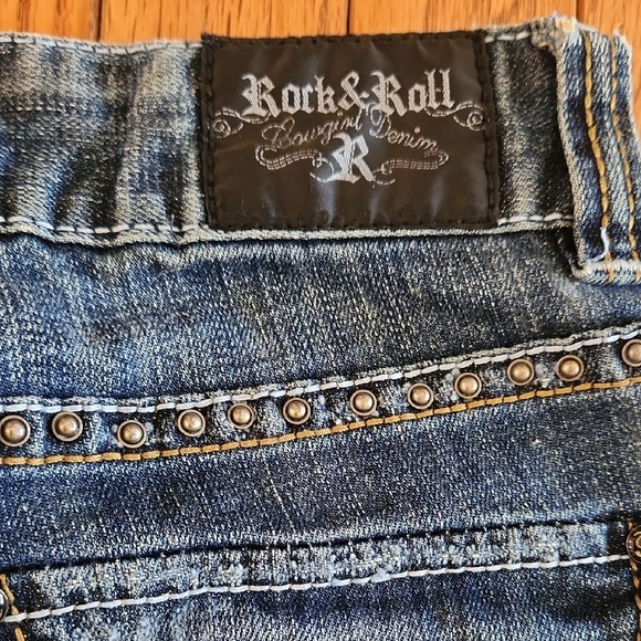 Rock & Roll Cowgirl Low Rise Bootcut Jeans - Heavily Studded 26 X 34 - Picture 2 of 11